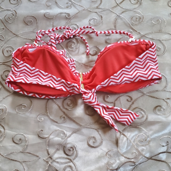 Cute Chevron Bandeau Bikini Top - Picture 2 of 5